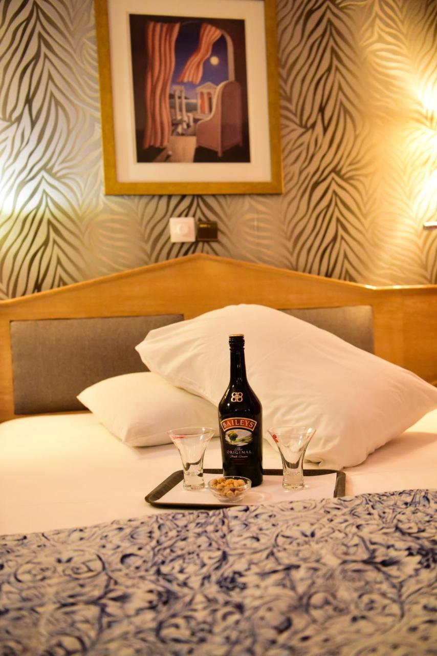 Eva Hotel