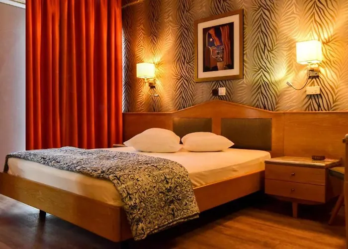 Eva Hotel Piraeus