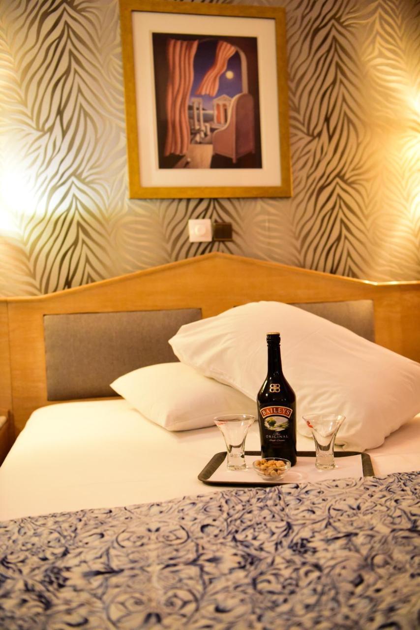 Eva Hotel
